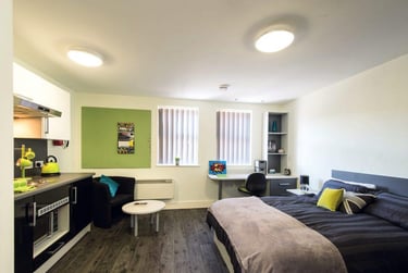 1 bed flat, 17-23 High Street, City Centre, Bangor, LL571NP - Image 1